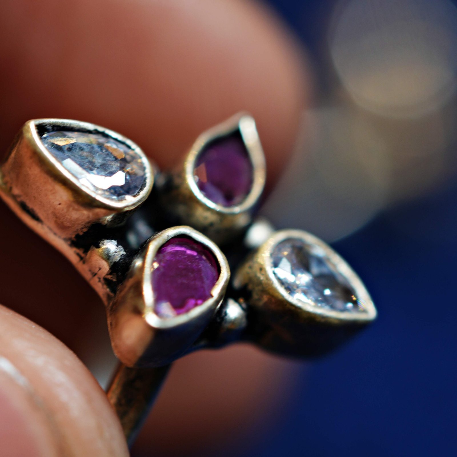 Traditional Oxidised Colored Cutstone Toe Ring