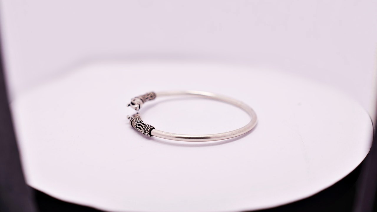 Om Flat AD Back Open Kada