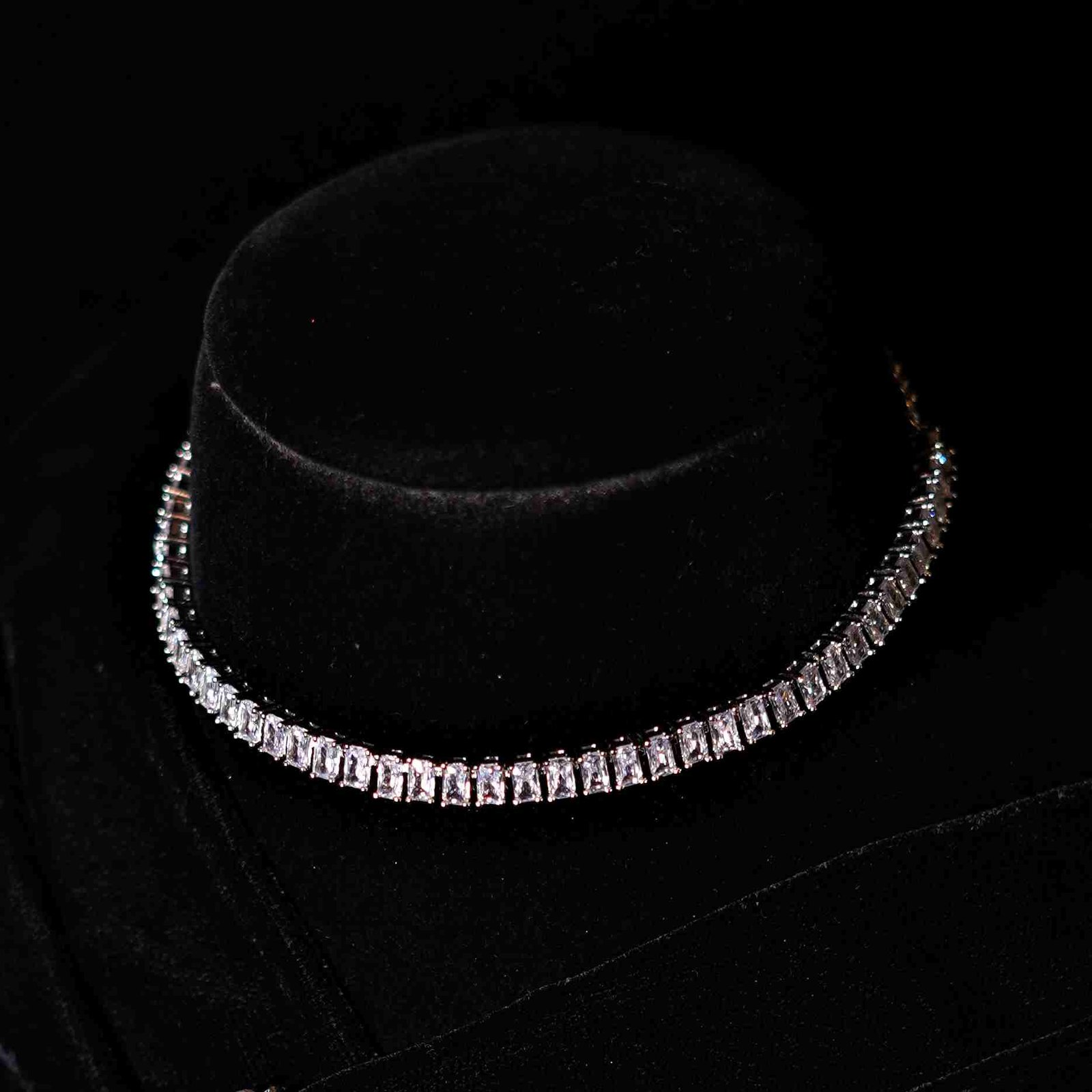 Italian Fancy Single Line Solitaire design with Studded American Diamonds - Image 3