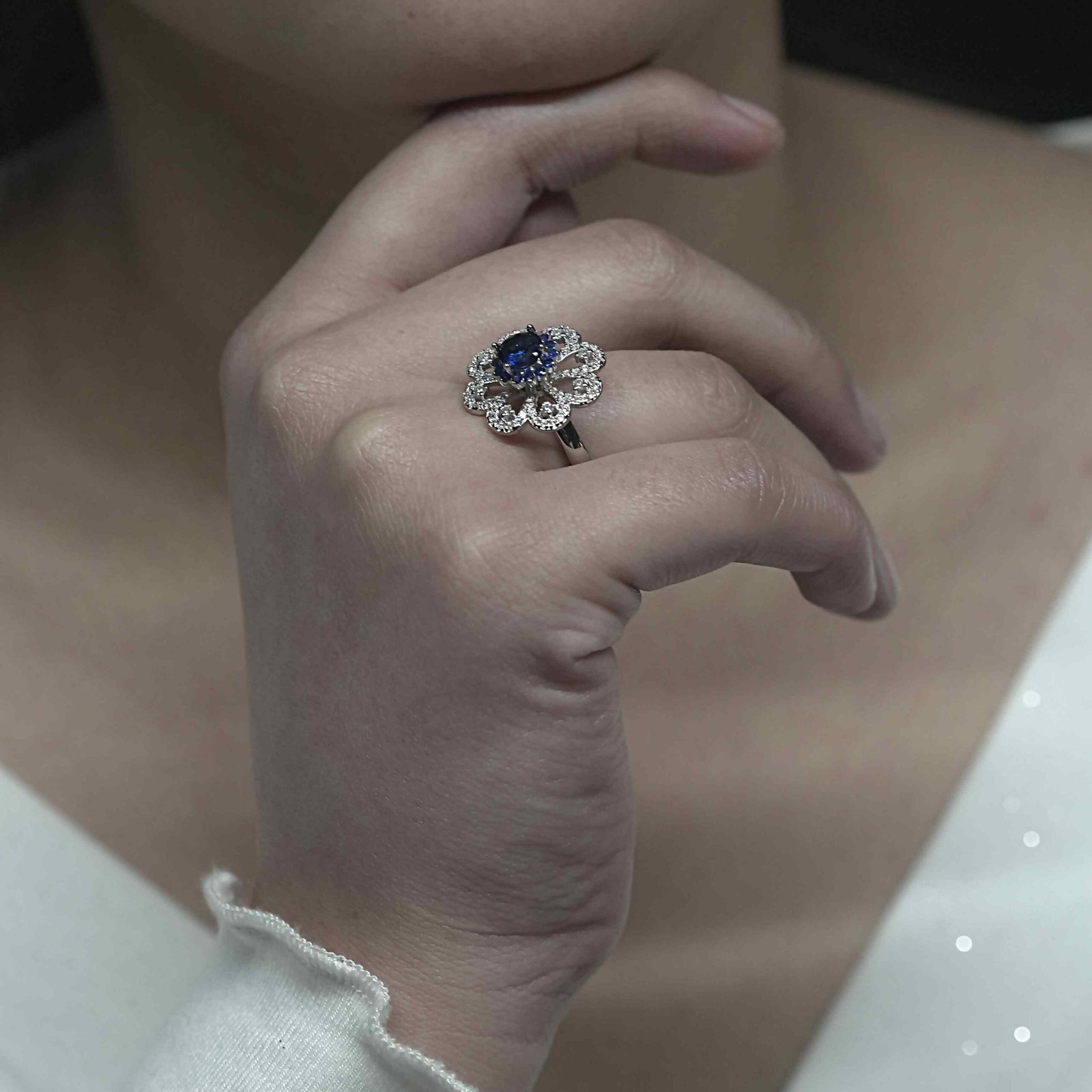 Silver Royal Blue Cutstone AD Modern Floral Rotatable Ring - Image 3