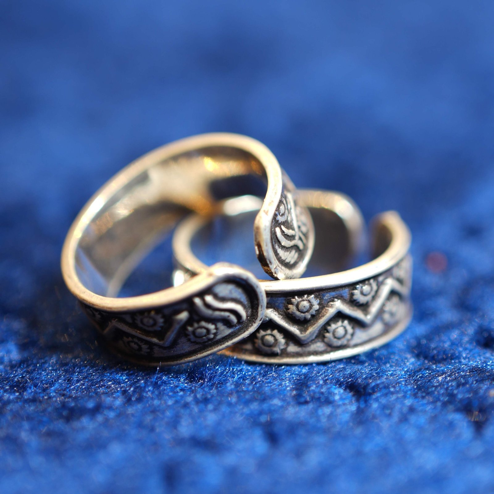 Silver Traditional Oxidised Band Toe Ring - Image 2