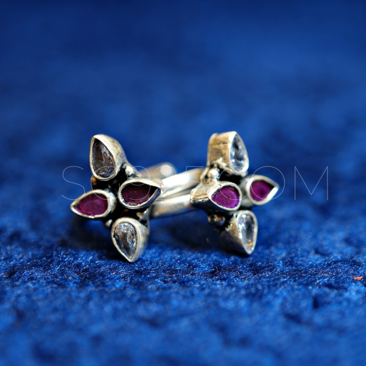 Traditional Oxidised Colored Cutstone Toe Ring - Image 3